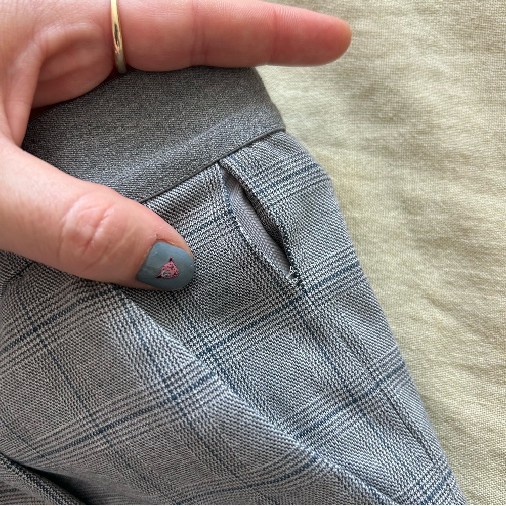 Uniqlo Grey High-Waist Glen Check Tapered Trousers - Picture 7 of 8